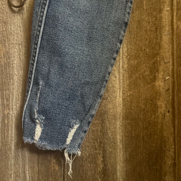 [04] GAP | High Rise Slim Straight Jeans | 28 - Picture 8 of 10